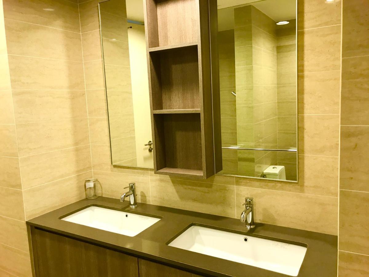 By The Beach - Luxury 2 Bedrooms Family Suite باتو فيرينغي المظهر الخارجي الصورة